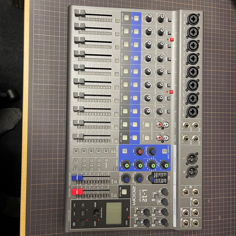 ZOOM LiveTrak L-12の画像